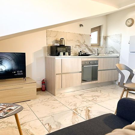 Carolas Luxury House Fiumicino Esterno foto