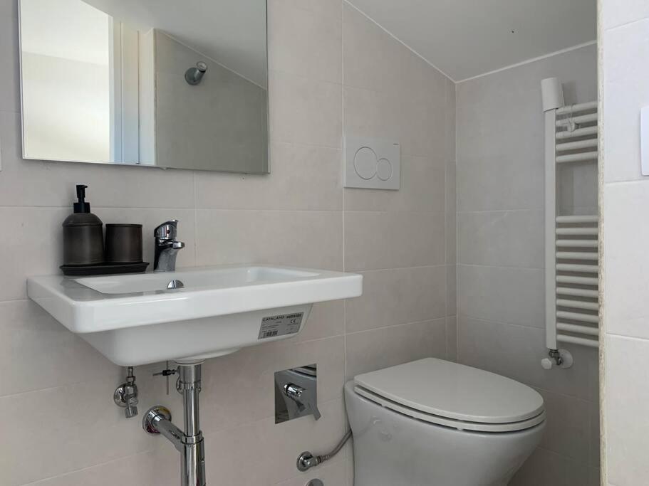 Carolas Luxury House Fiumicino Esterno foto