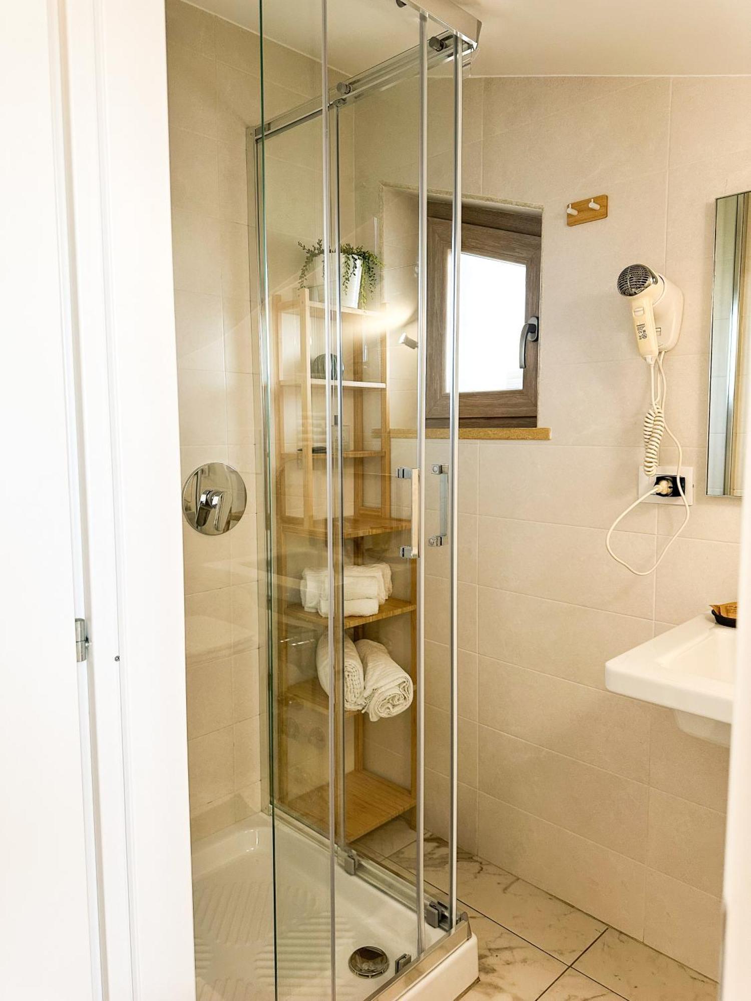 Carolas Luxury House Fiumicino Esterno foto
